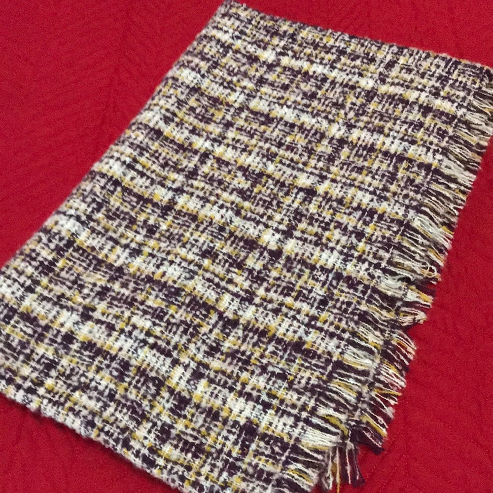 NWOT Boucle Blanket Scarf